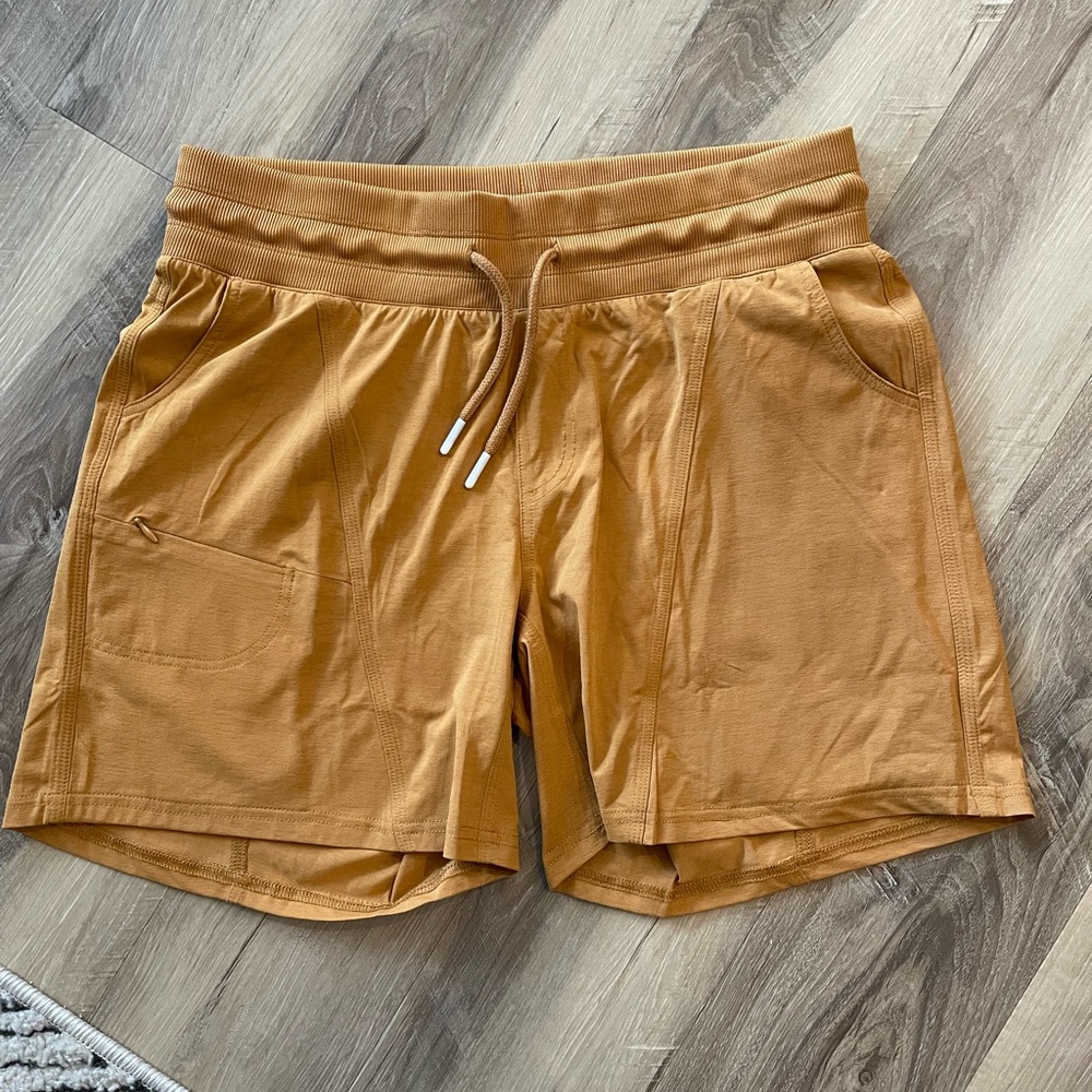 Woman’s Zyia Dark Khaki Canyon Shorts